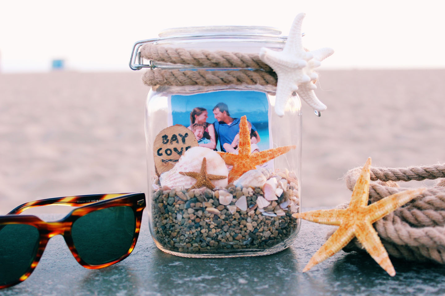 DIY Beach Memory Mason Jar | ehow, image size:1440x960