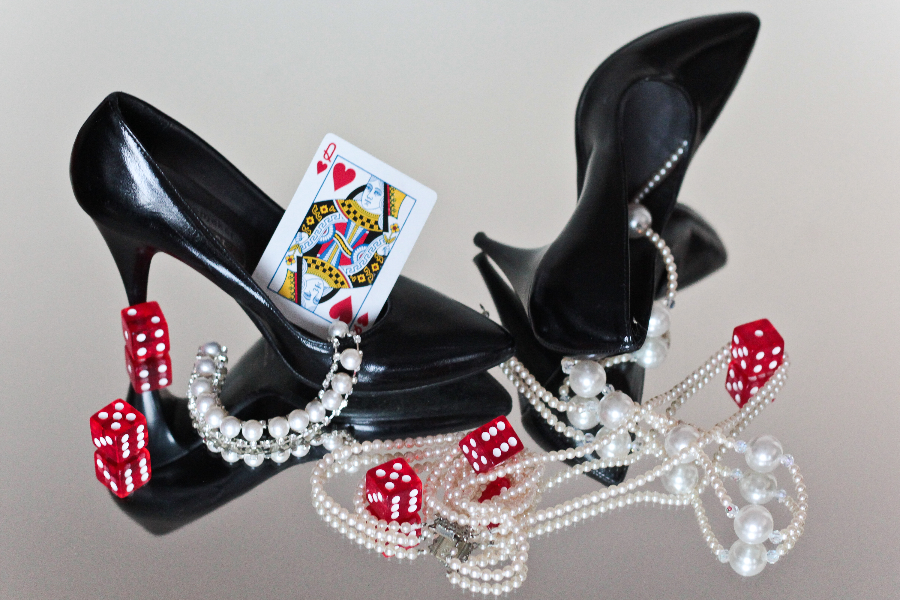 How to Dress for a Vegas-Themed Party | ehow