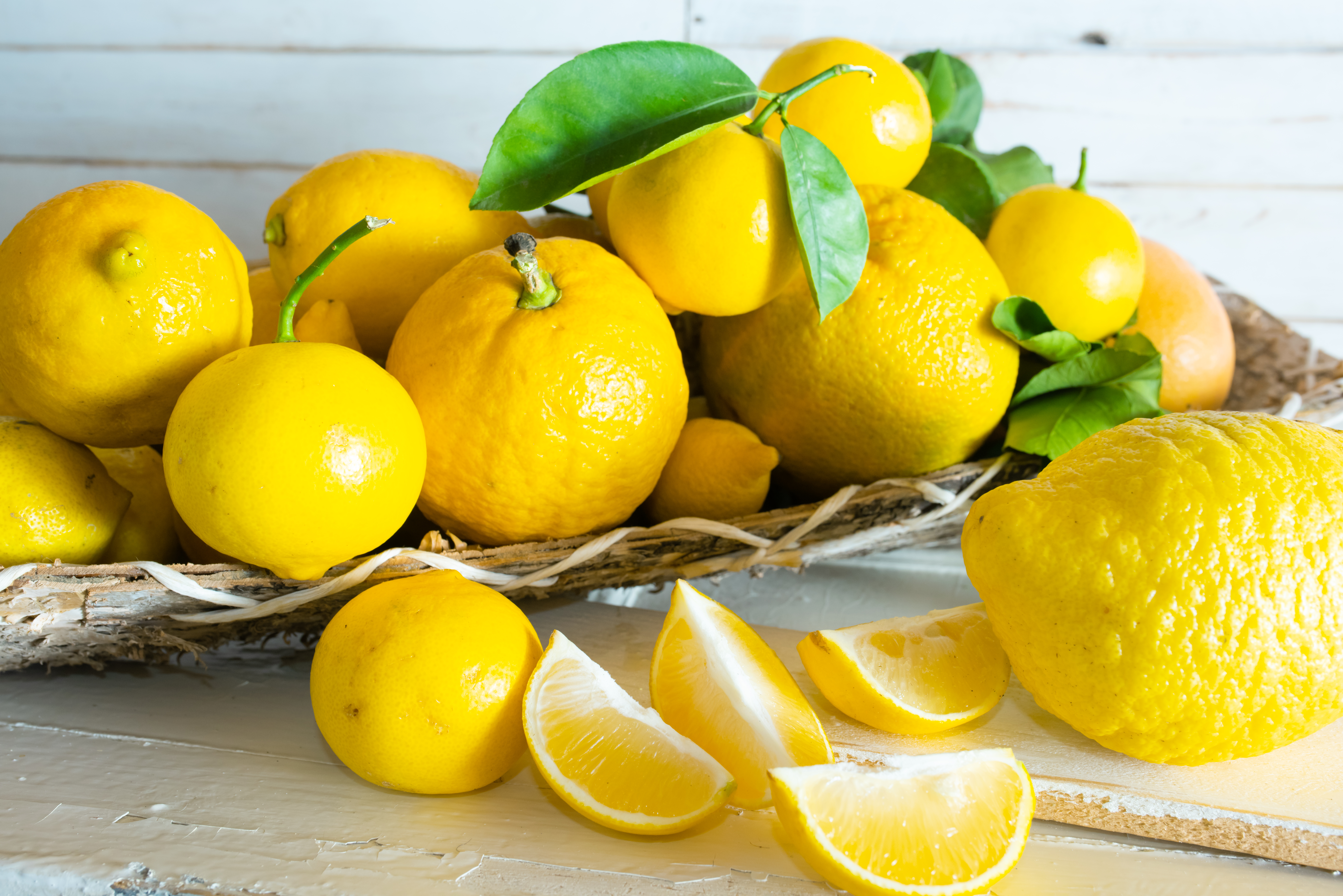 How to Tell Seedless Lemons From Lemons With Seeds | ehow