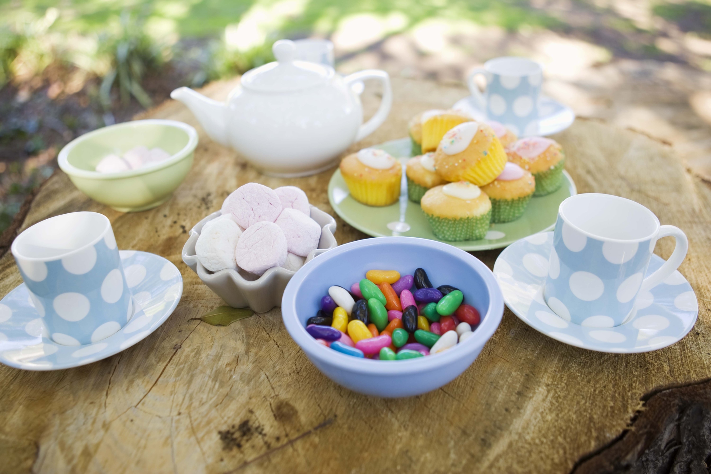 Games for a Dress-Up Birthday Tea Party for 10-Year-Old Girls | ehow