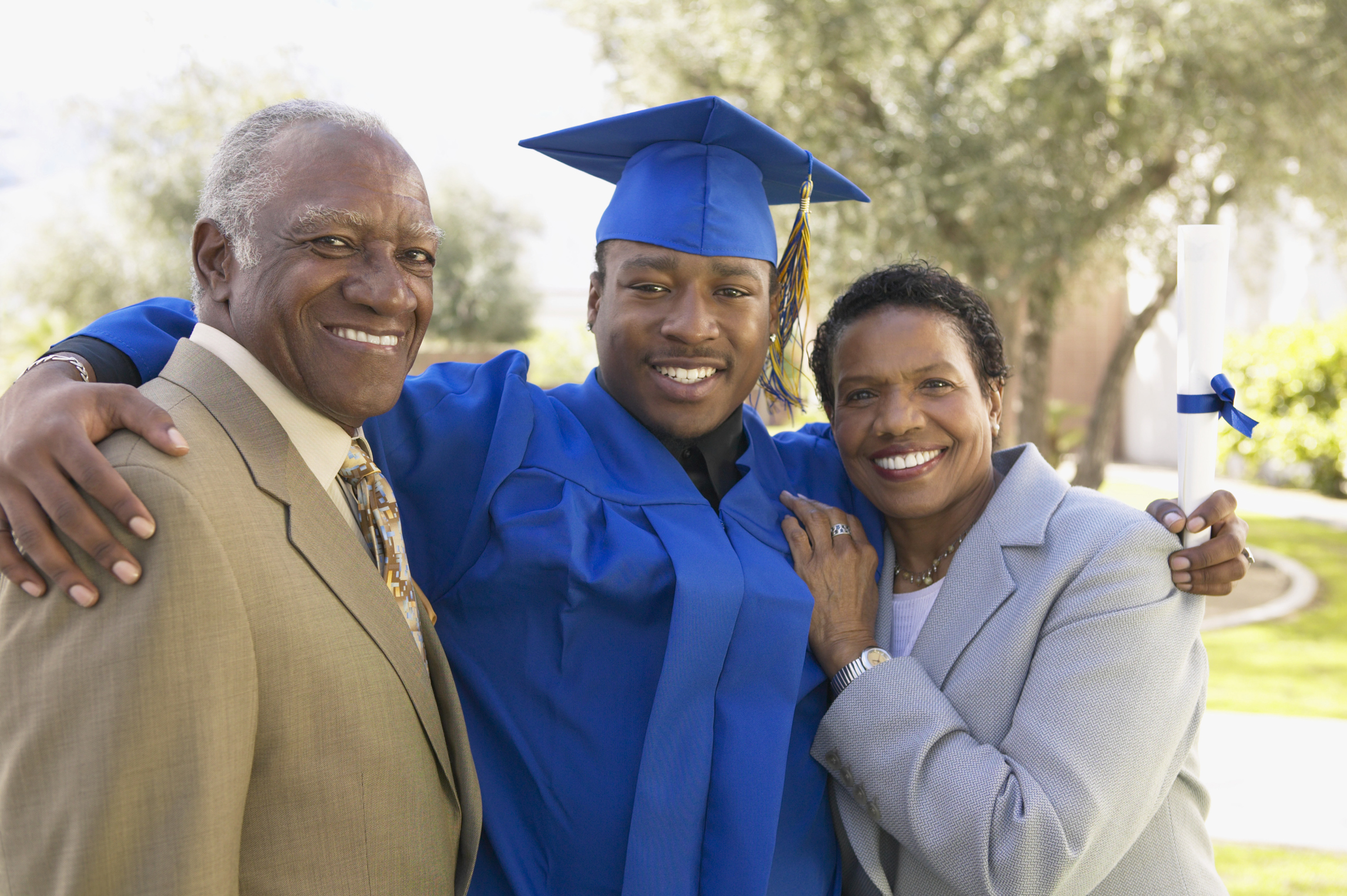 What Parents Wear to a High School Graduation | ehow
