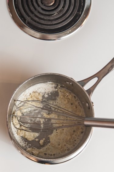 How to Make Beer Cheese Sauce