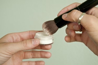 Powder your face