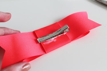 adding clip to bow