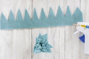 Spiky DIY felt succulent plant