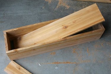 Cutting base from window box
