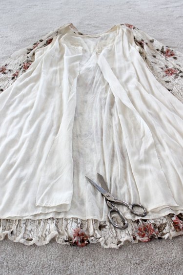 cut center of lining