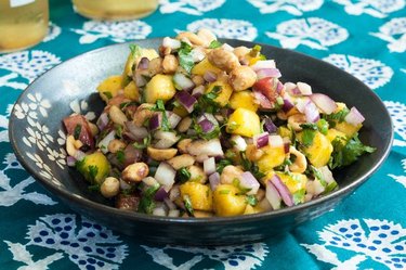 mango peanut salad