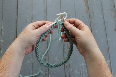 Slipping stitches onto the cable needle