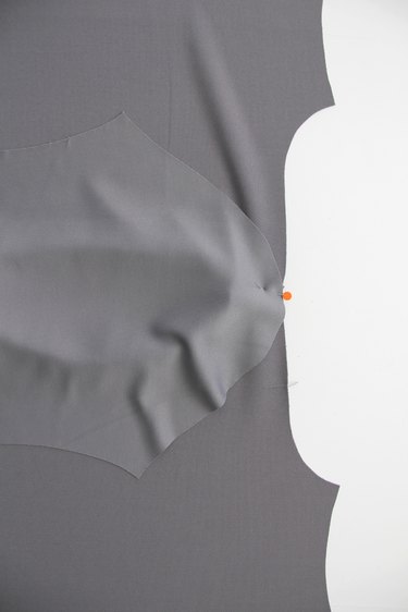 Pin the sleeve curve to the armsyce