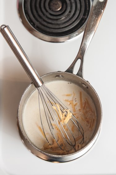 How to Make Beer Cheese Sauce