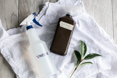 Disinfecting Vinegar and Hydrogen Peroxide Spray Cleaner