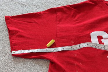 marking the sleeves with chalk