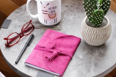 There are loads of unwanted suede jackets hanging around the thrift stores that can be made into these beautiful journal covers.