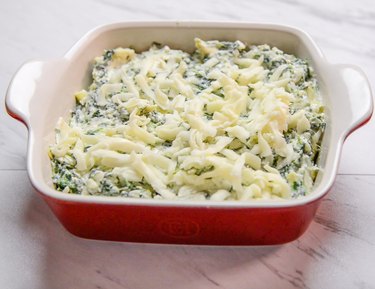 How to Make Applebee's Spinach Artichoke Dip