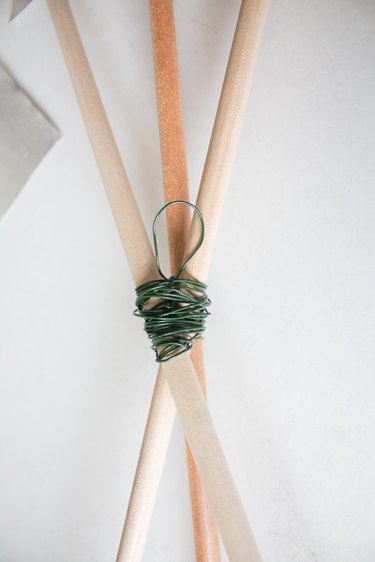 Wire loop to hang