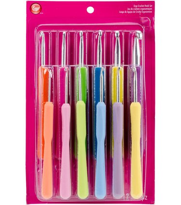 12 Boye Ergonomic Crochet Hooks
