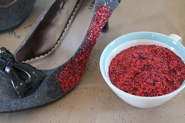 sprinkle glitter