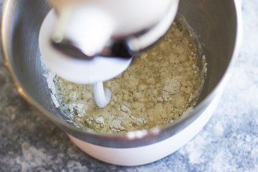 How to Make Olive Garden Breadsticks