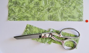 How to Hem on a Sewing Machine