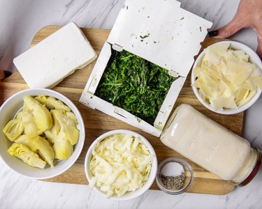 How to Make Applebee's Spinach Artichoke Dip