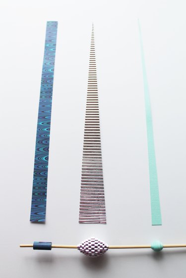making paper beads