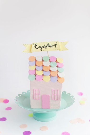 finished house cake