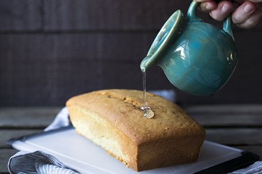 Glaze made from granulated sugar