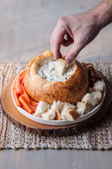 How to Make Dip in a Bread Bowl