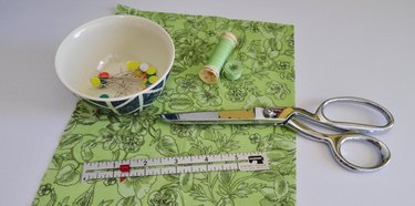 How to Hem on a Sewing Machine