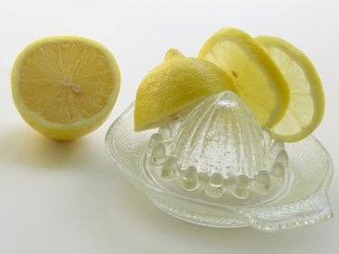 impressing lemon's juice