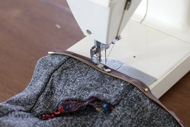 sew zipper with zipper foot