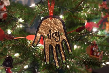 How to Make Handprint Ornaments