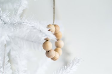 DIY Beaded Christmas Mini Wreath