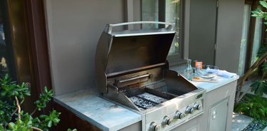 Outdoor grill