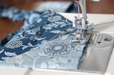 sew 1/4 inch seam
