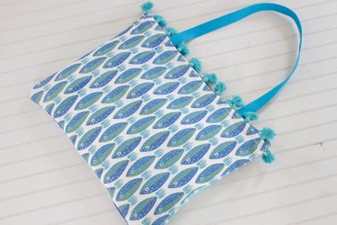 finished DIY beach towel bag