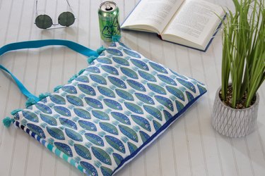 finished DIY beach towel bag