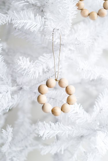 DIY Beaded Christmas Mini Wreath