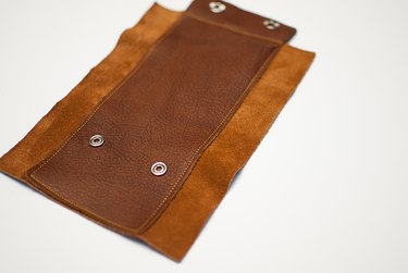 Sew the band to the wallet piece.