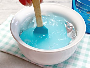 Stirring cleaning solution in bowl