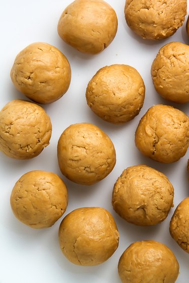 Freeze peanut butter balls for one hour.