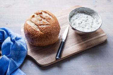 How to Make Dip in a Bread Bowl
