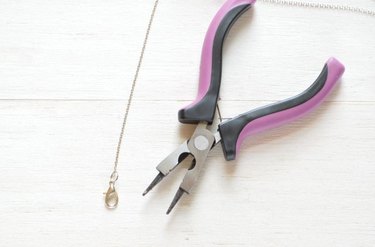 How to Wire Wrap a Quartz Crystal Point