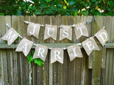 How to Make a Burlap Banner