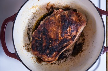 Pulled pork in Dutch oven