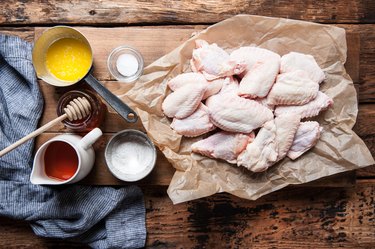 How to Make Crispy Chicken Wings in the Oven