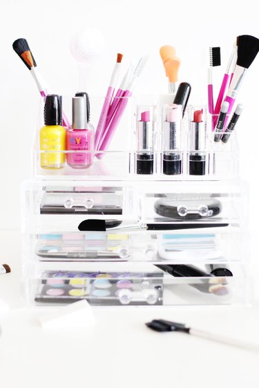 How to Create a Pretend Makeup Kit for Kids