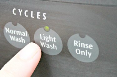 How to Clean Inside of a Dishwasher