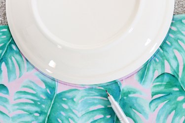 Plate and fabric for sewing instruction